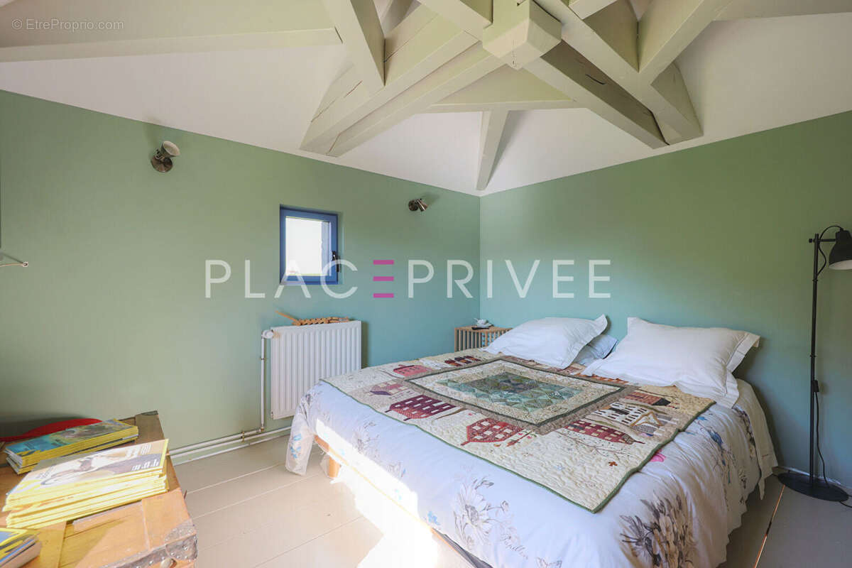 Maison à LA CHAPELLE-AUX-BOIS