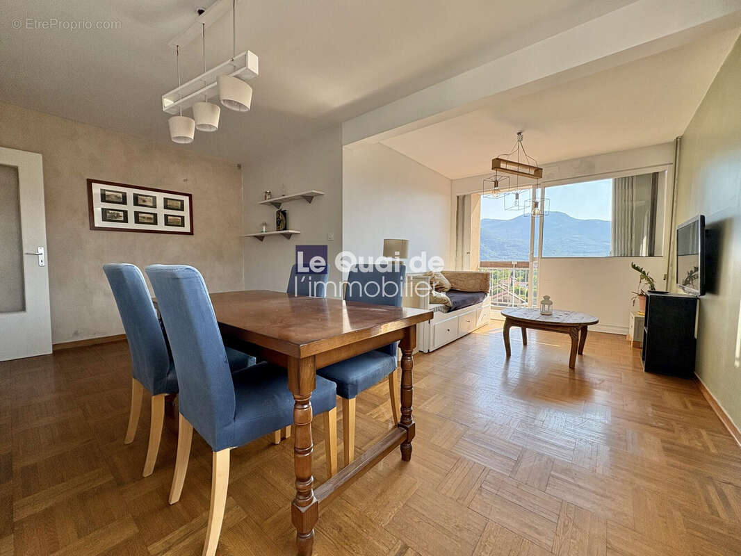 Appartement à SASSENAGE