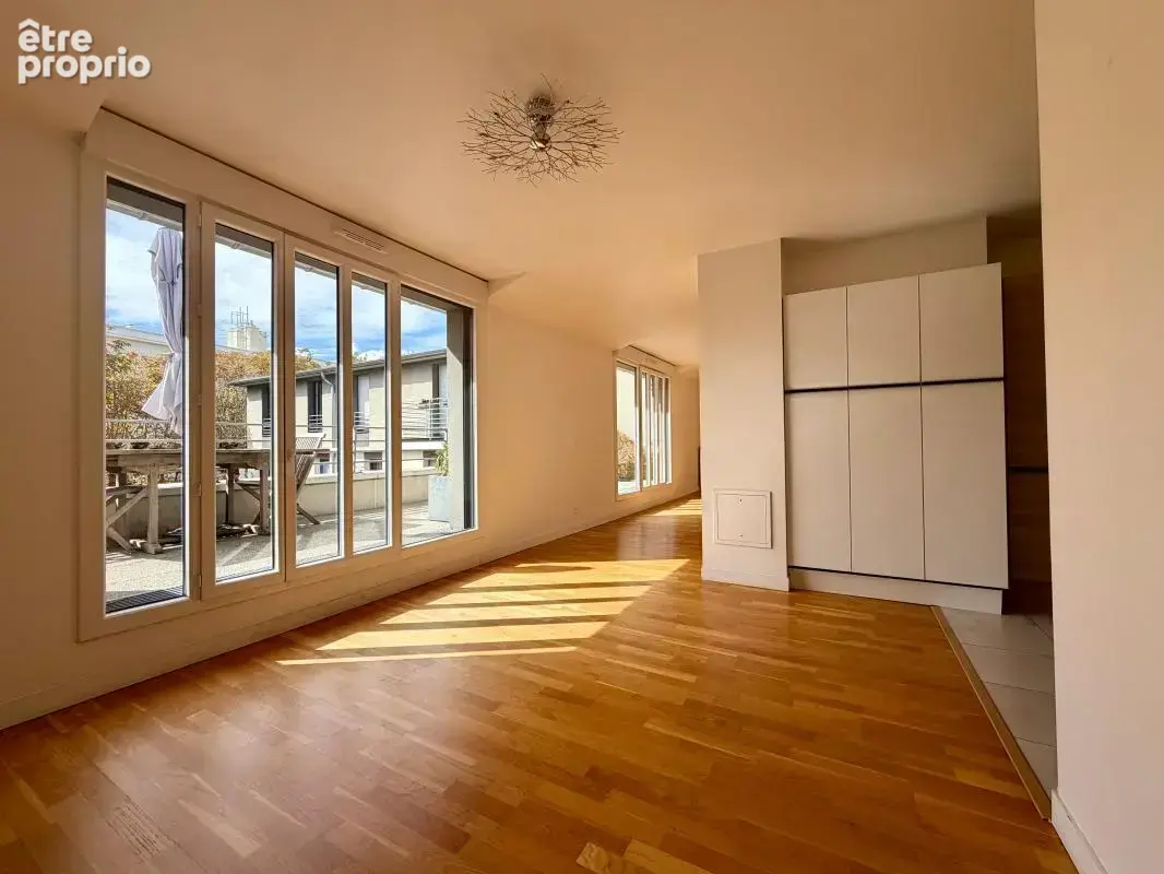 Photo Appartement à Nogent-Sur-Marne au prix de 849 000€