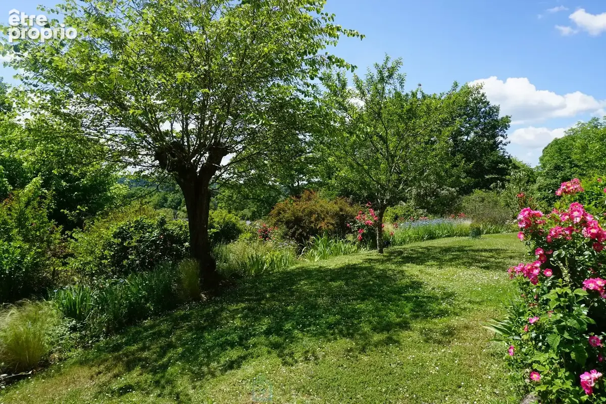 Elégante villa nichée sur les hauteurs du village de Brantôme. - photo 10