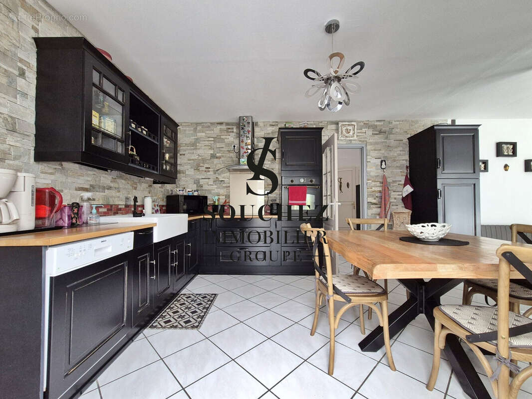 Maison 172 m² à Givenchy-En-Gohelle  - photo 3