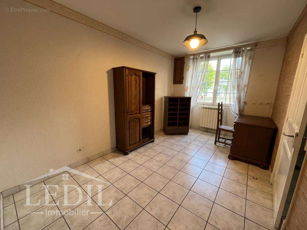 Maison de ville avec garage, cour, terrasses - photo 6
