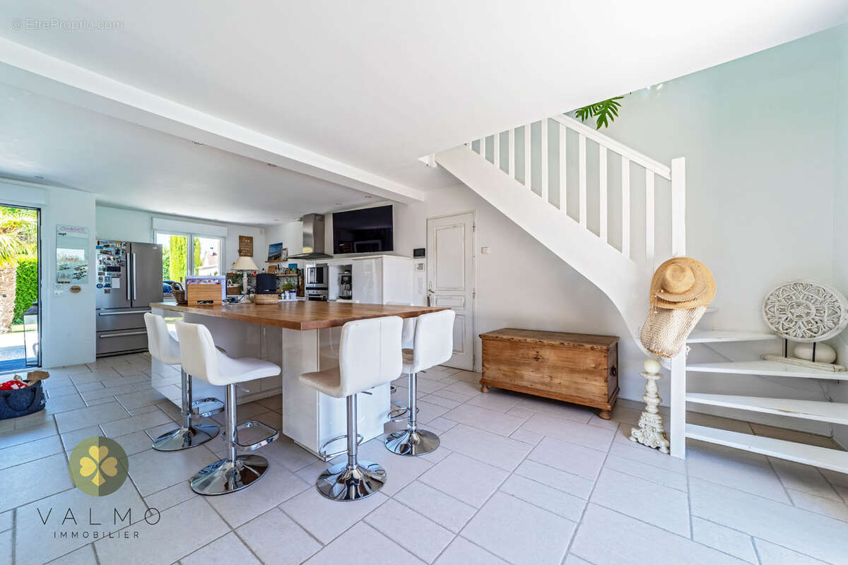 Maison individuelle 'coup de coeur' avec piscine en centre village - photo 11