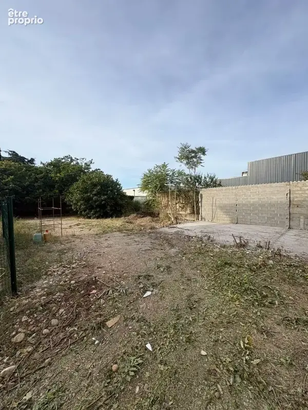 Terrain à BALAN