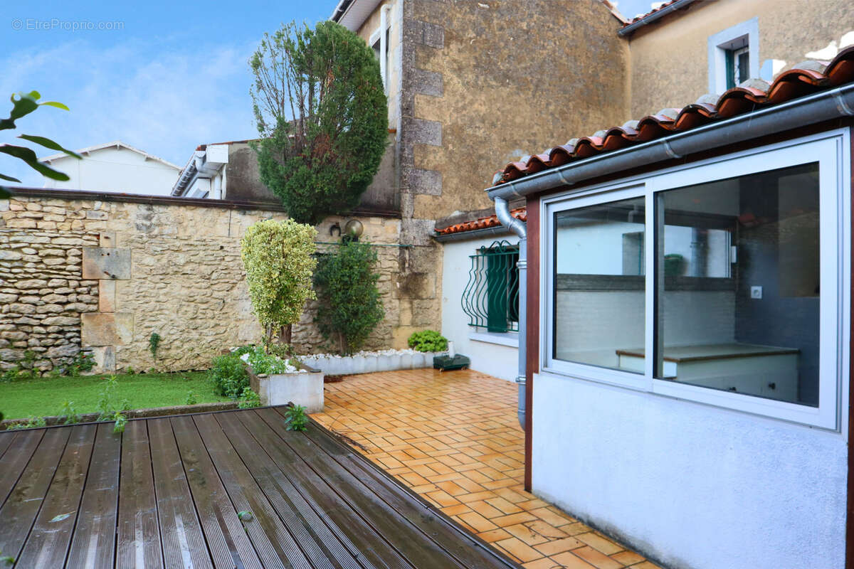Maison à COGNAC