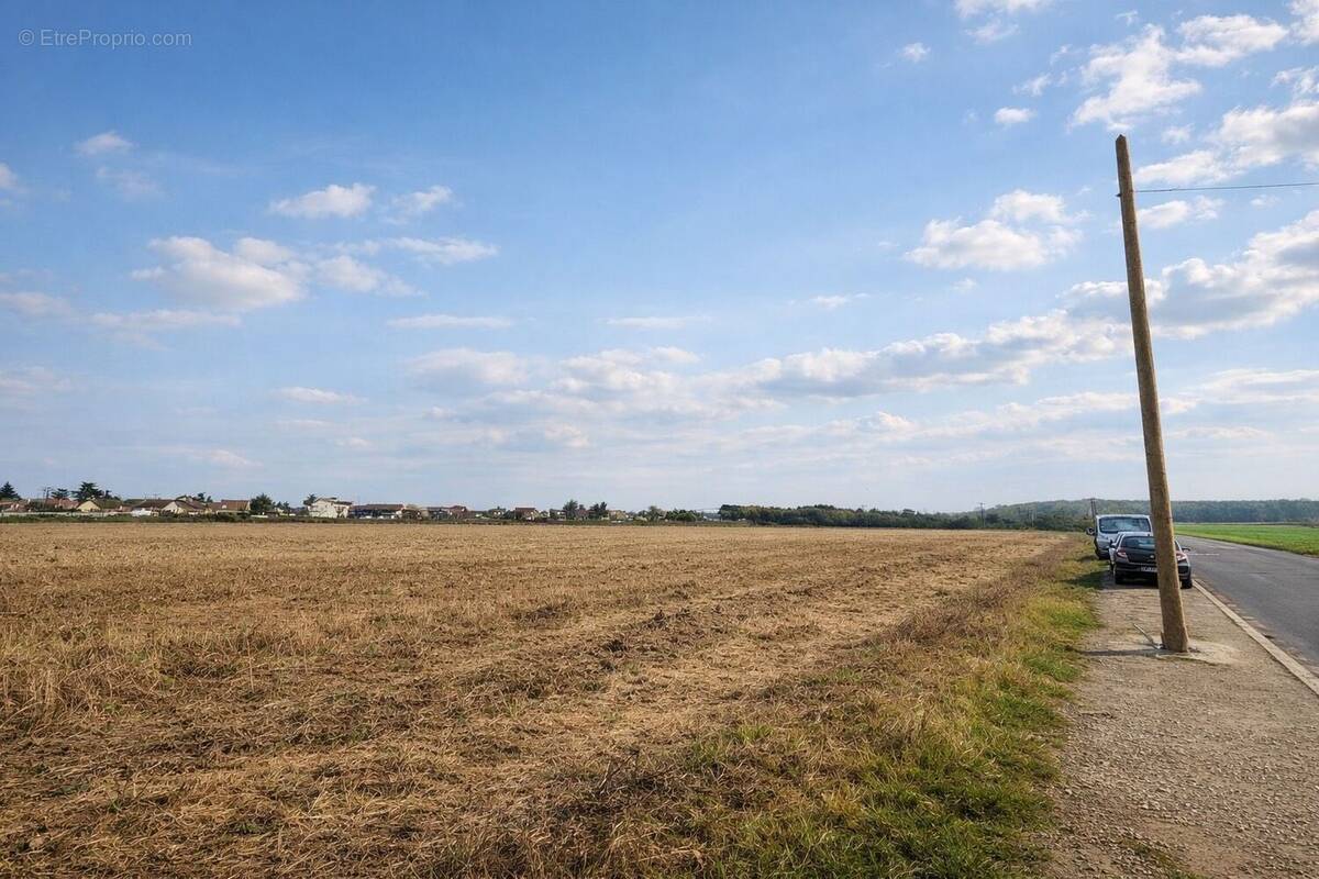 Terrain à VILLIERS-EN-BIERE