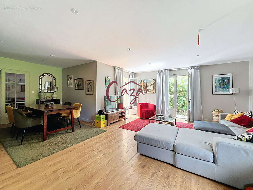 Maison à FARGUES-SAINT-HILAIRE