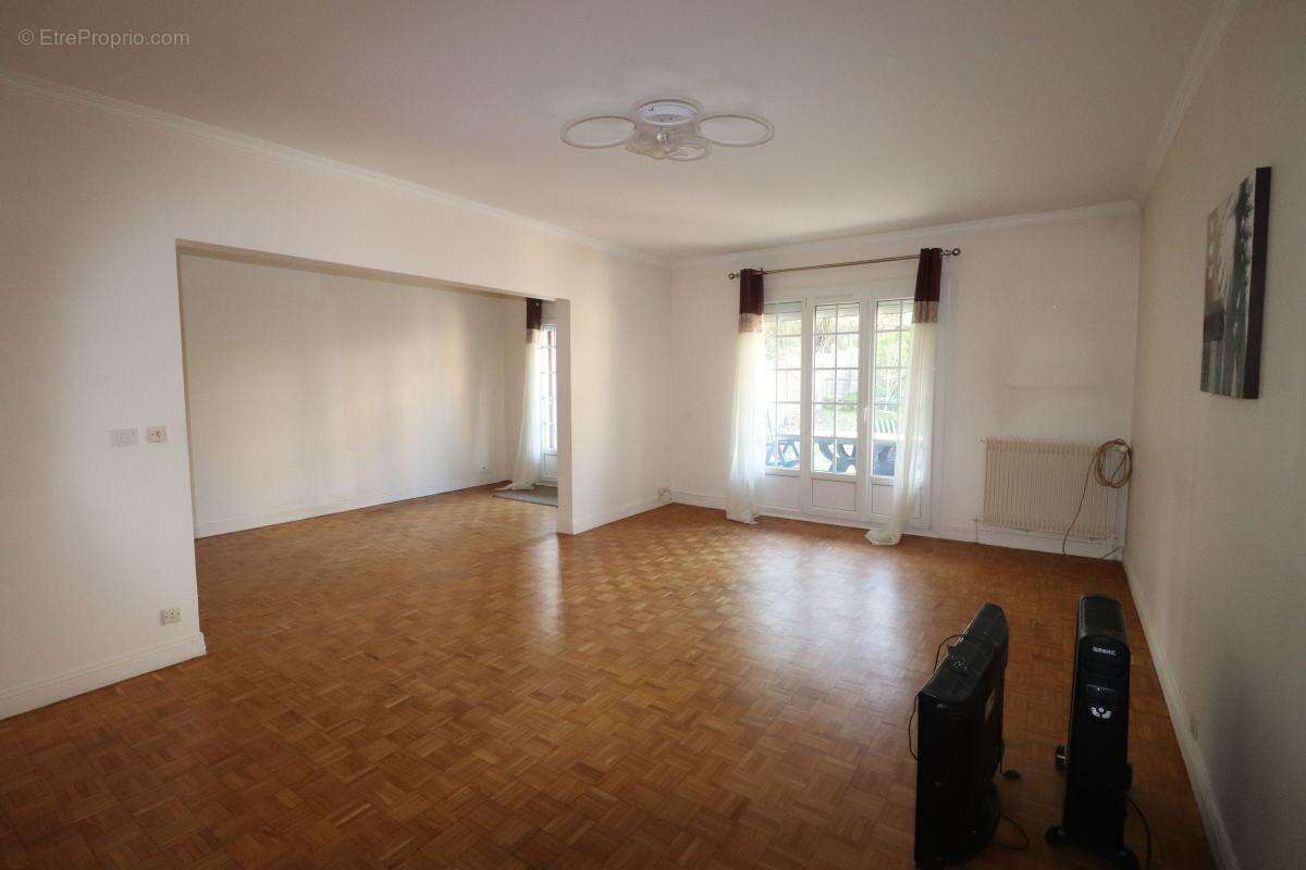 Maison à VIRY-CHATILLON