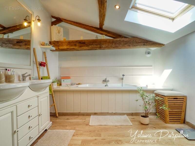 Longère avec 4 chambres et piscine - LES BROUZILS (85) - photo 18