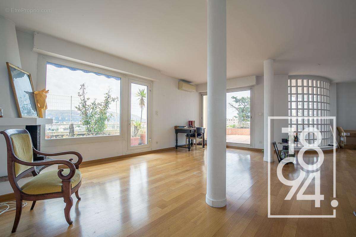 Appartement à MARSEILLE-8E