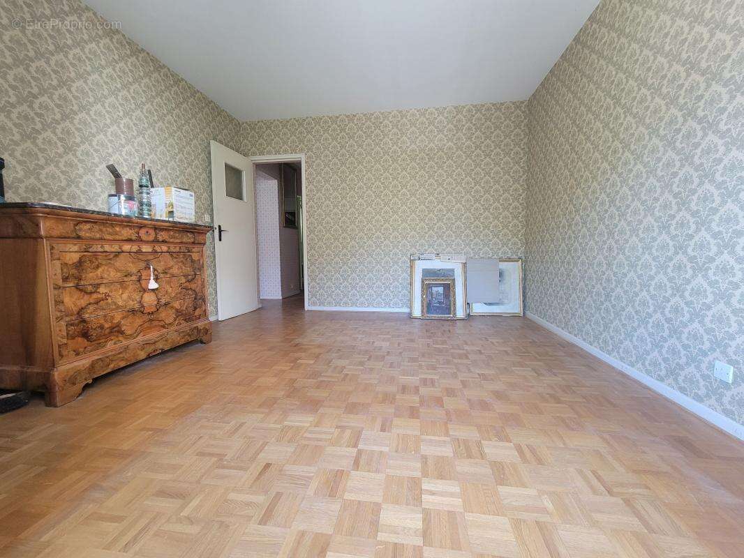 Opportunité à saisir - Vaste T4/5 avec balcon - photo 8