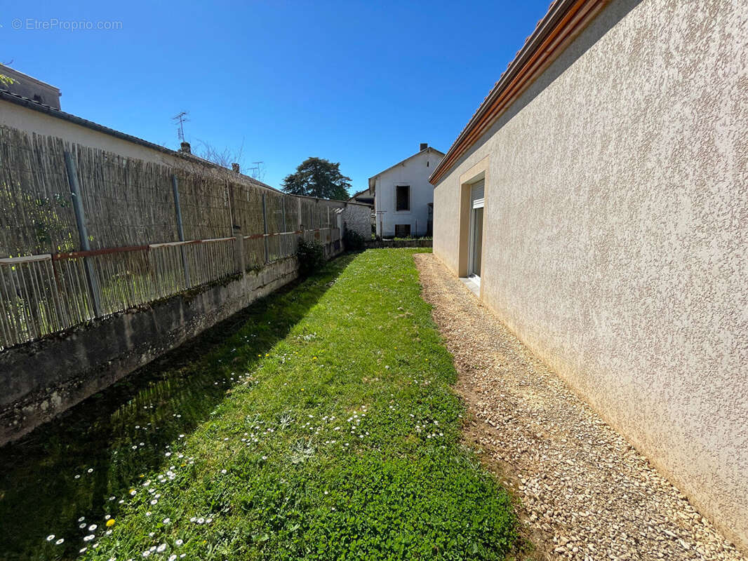 Maison à MONSEMPRON-LIBOS