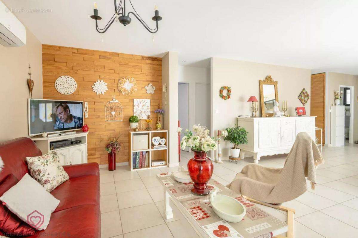 Maison à BOUILHONNAC