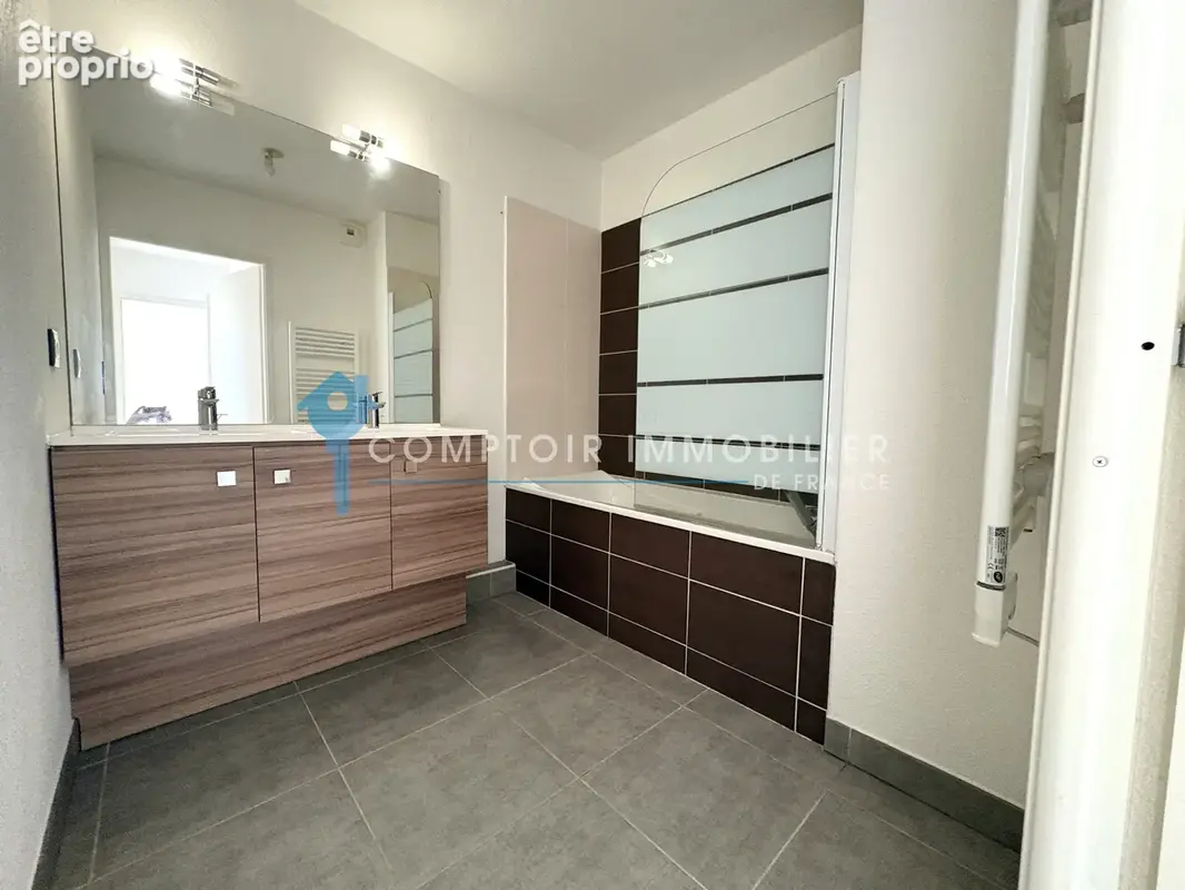 Dépt Hérault (34) A vendre sur Castries Appartement T3 avec Terrasse et Box fermé - photo 3