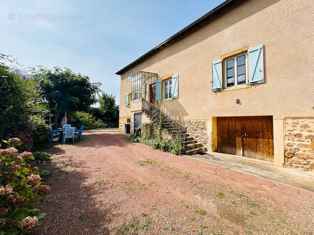 Maison à SAINT-PIERRE-LA-PALUD