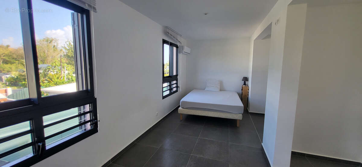 Appartement à LE MOULE