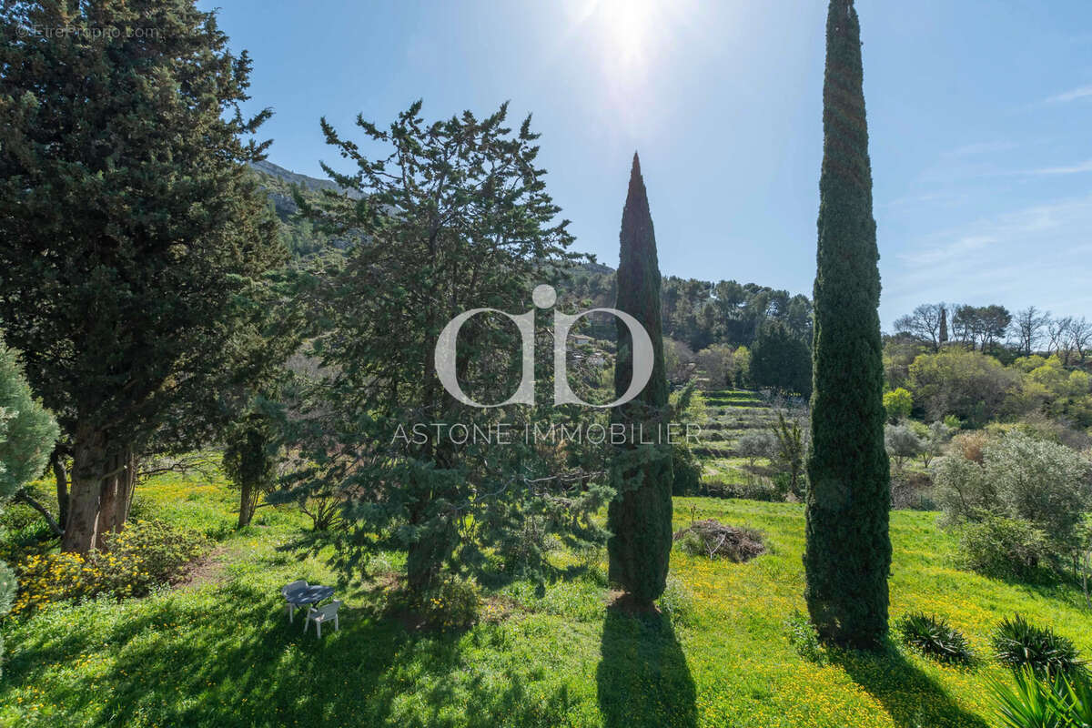 Maison à ROQUEVAIRE