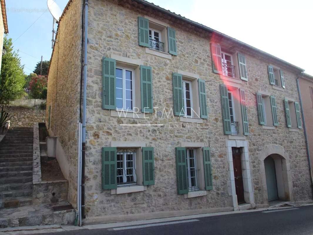 Maison à MONTAUROUX