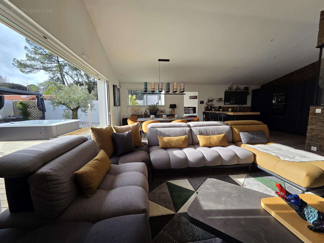 Maison à SAINT-HILAIRE-DE-RIEZ