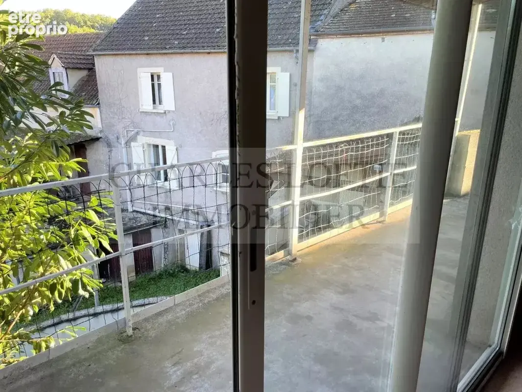 Maison de village mitoyenne avec cour et terrasse - photo 2