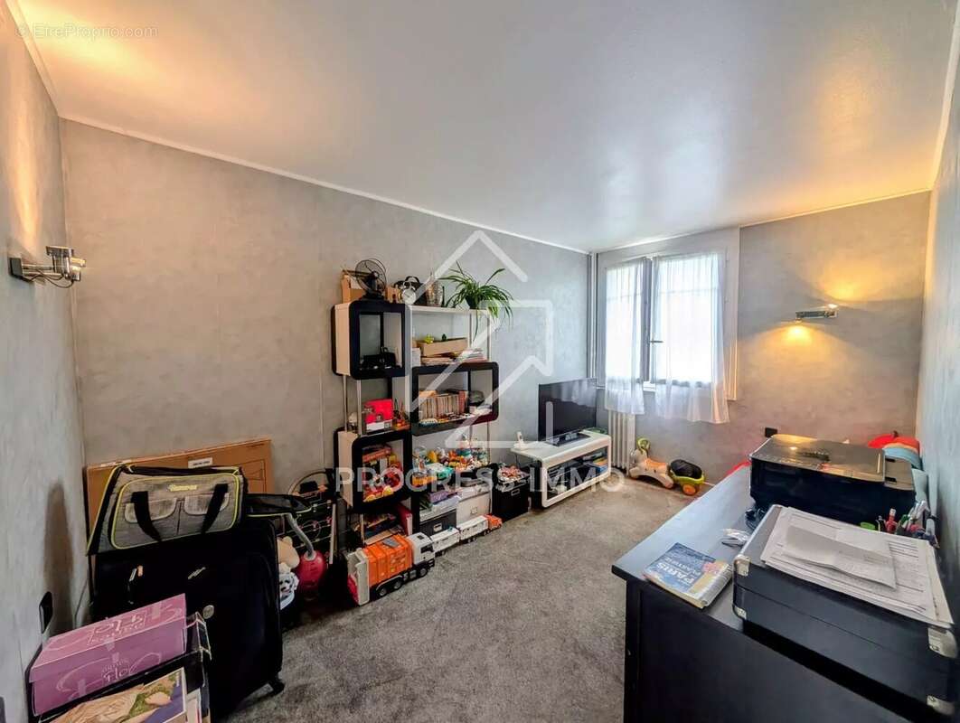 Appartement à SAINT-MAUR-DES-FOSSES