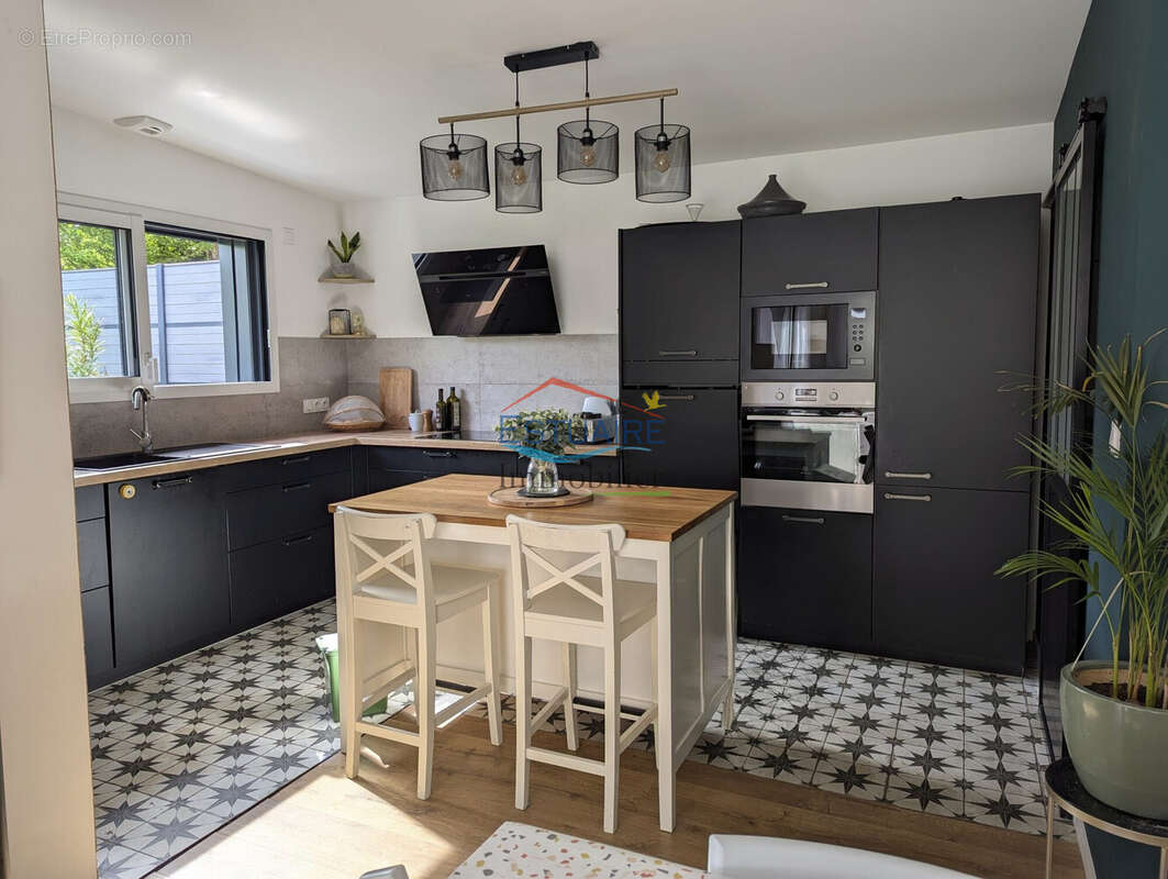 Maison à SAINT-ETIENNE-DE-MONTLUC