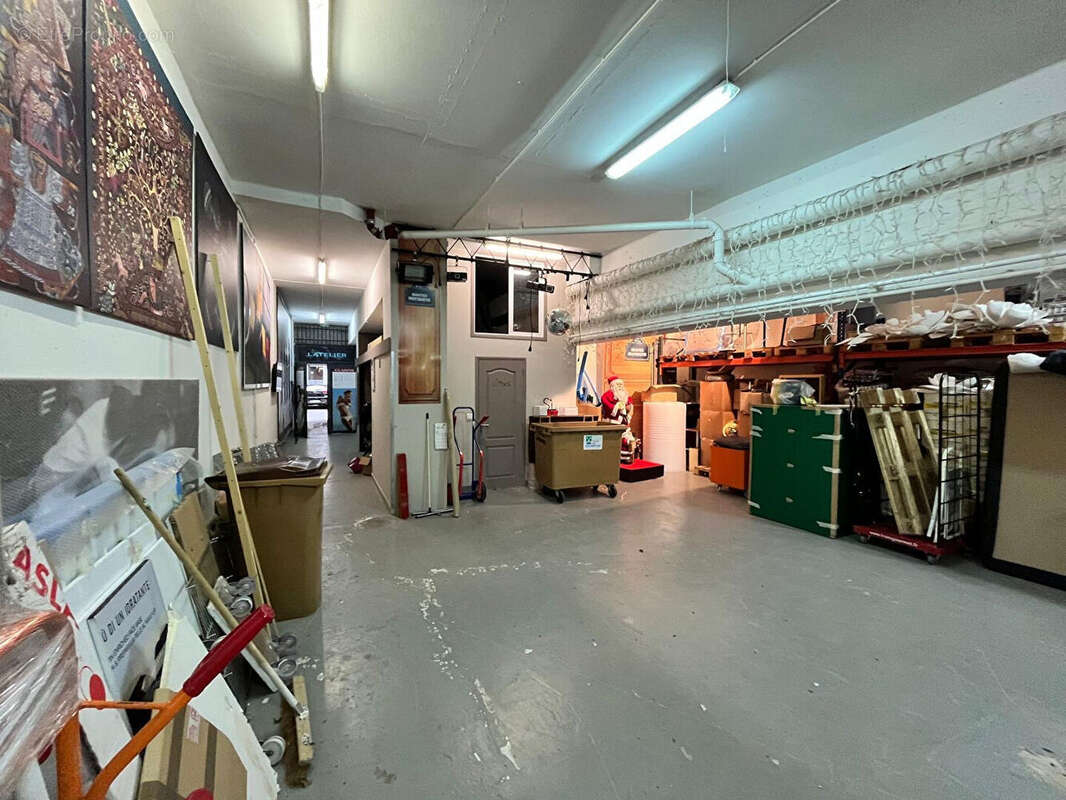 Local commercial Courbevoie 157 m2 - photo 14