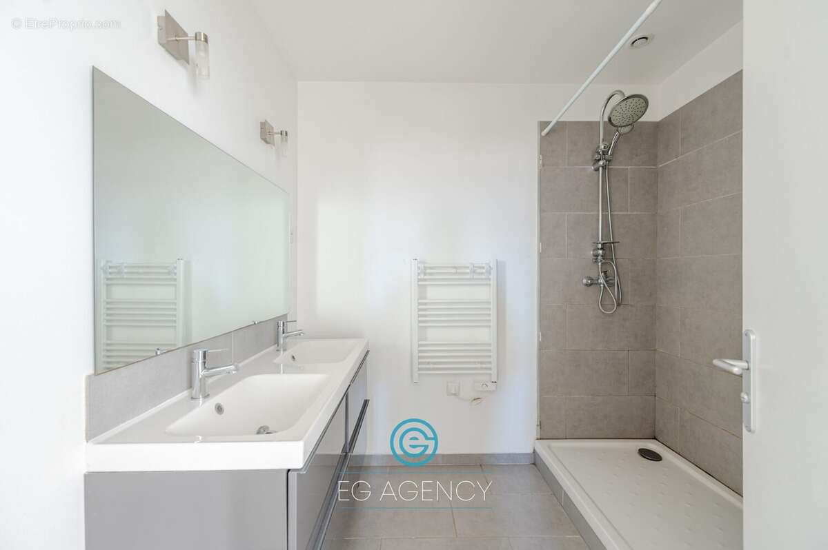 Appartement 65 m² à Marseille-4e  - photo 8