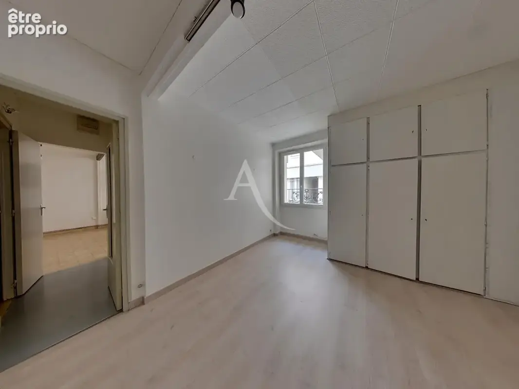 PARIS 11ème  - Appartement 2 pièces - 40.16m² -  METRO PERE LACHAISE - photo 7