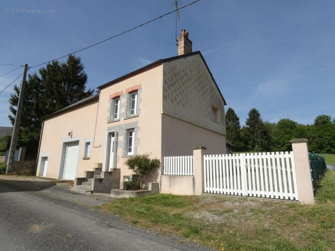 Maison à JARNAGES