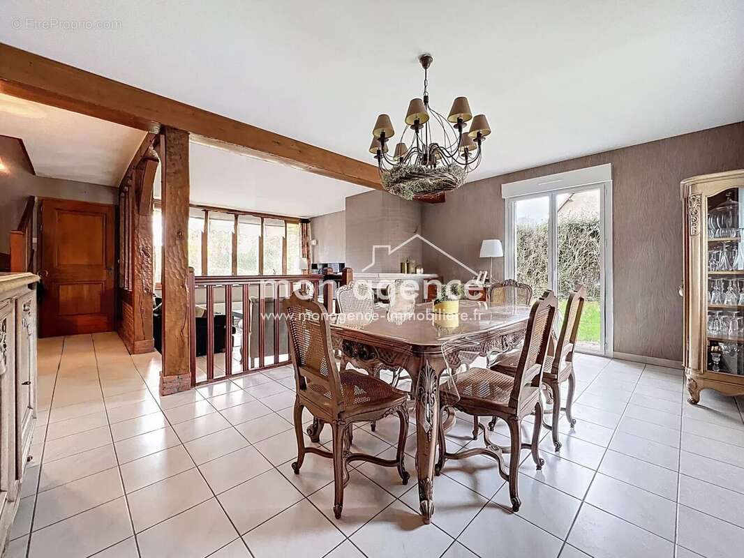 Maison à LE MESNIL-ESNARD