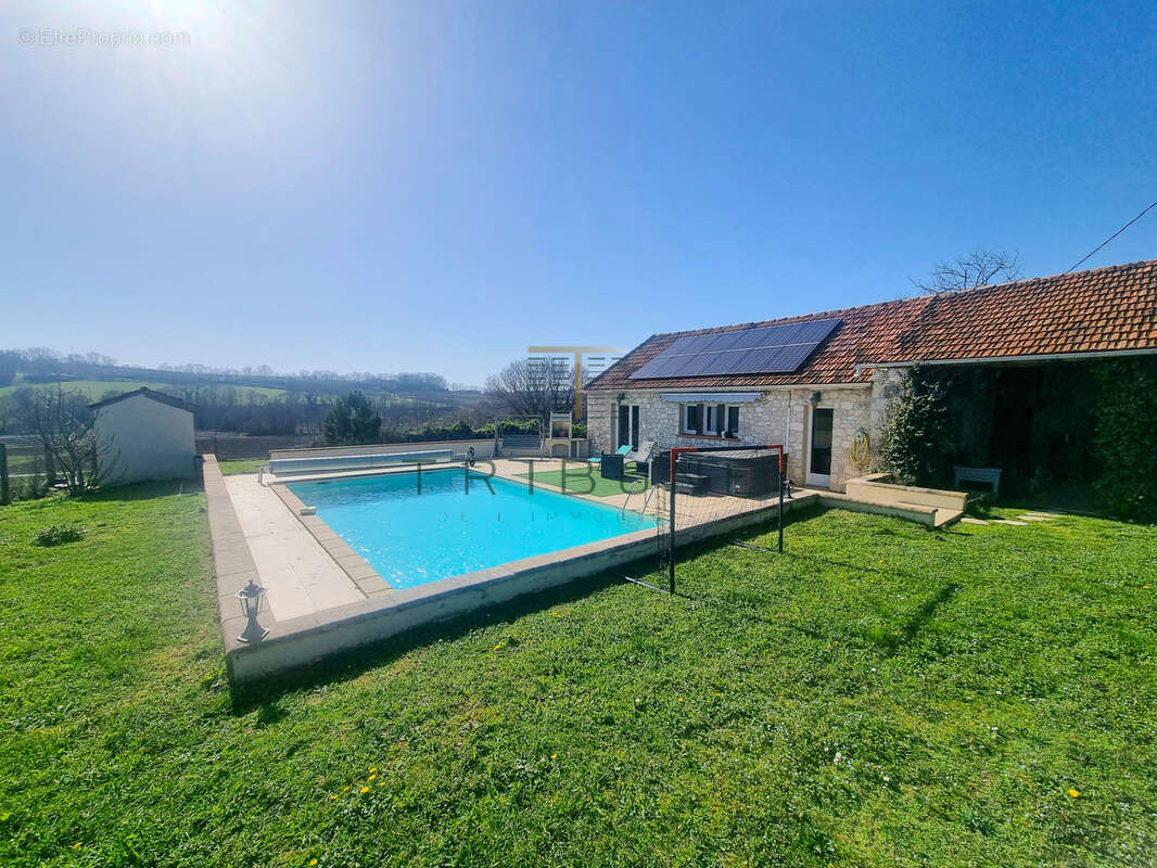 Maison à ROQUEFORT