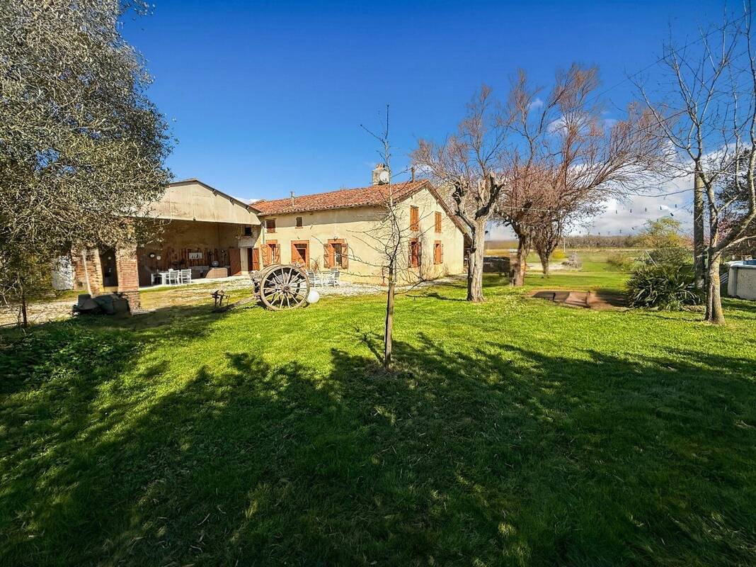 Maison à SAINT-CLAR-DE-RIVIERE