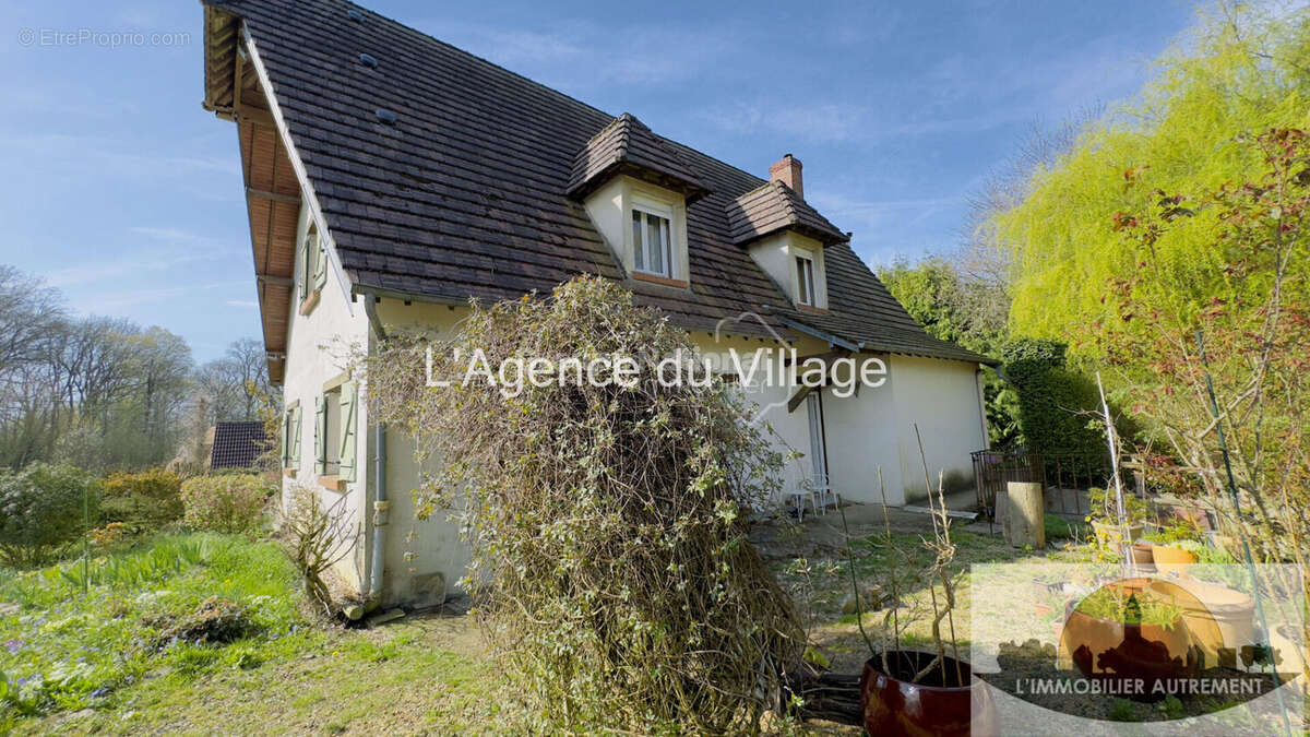 Maison à SAINTE-GENEVIEVE