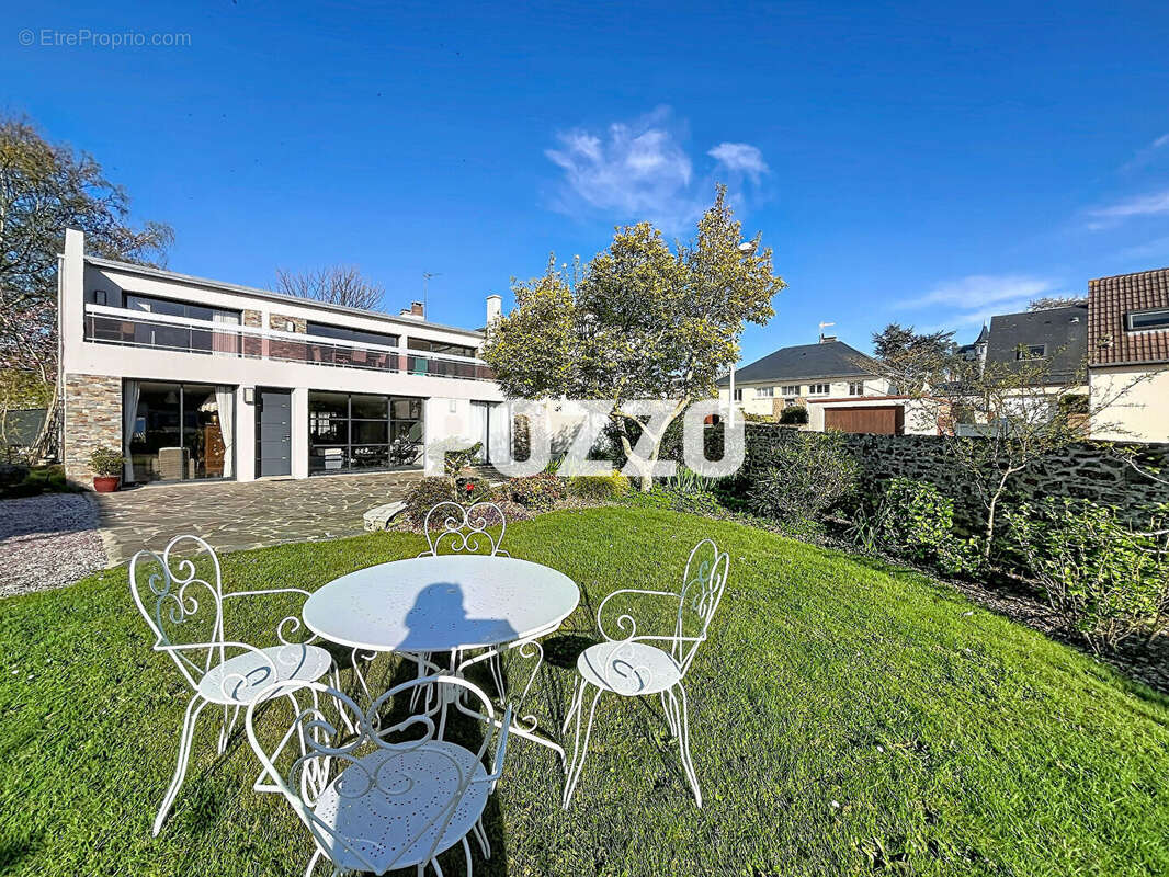 Maison à DONVILLE-LES-BAINS