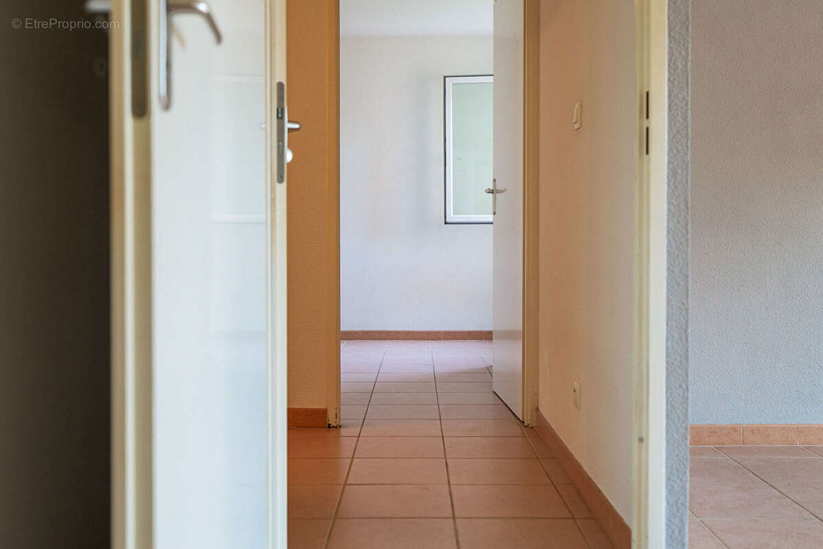 CARCASSONNE - PÉRIPHÉRIE Appartement T2 45m² avec grand balcon et place de parking privative - photo 13