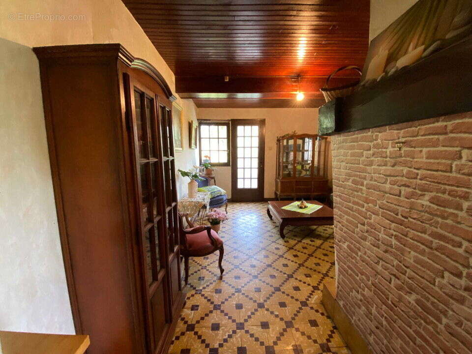 #maison #gîtes #commerce #gers #cazaubon #32150