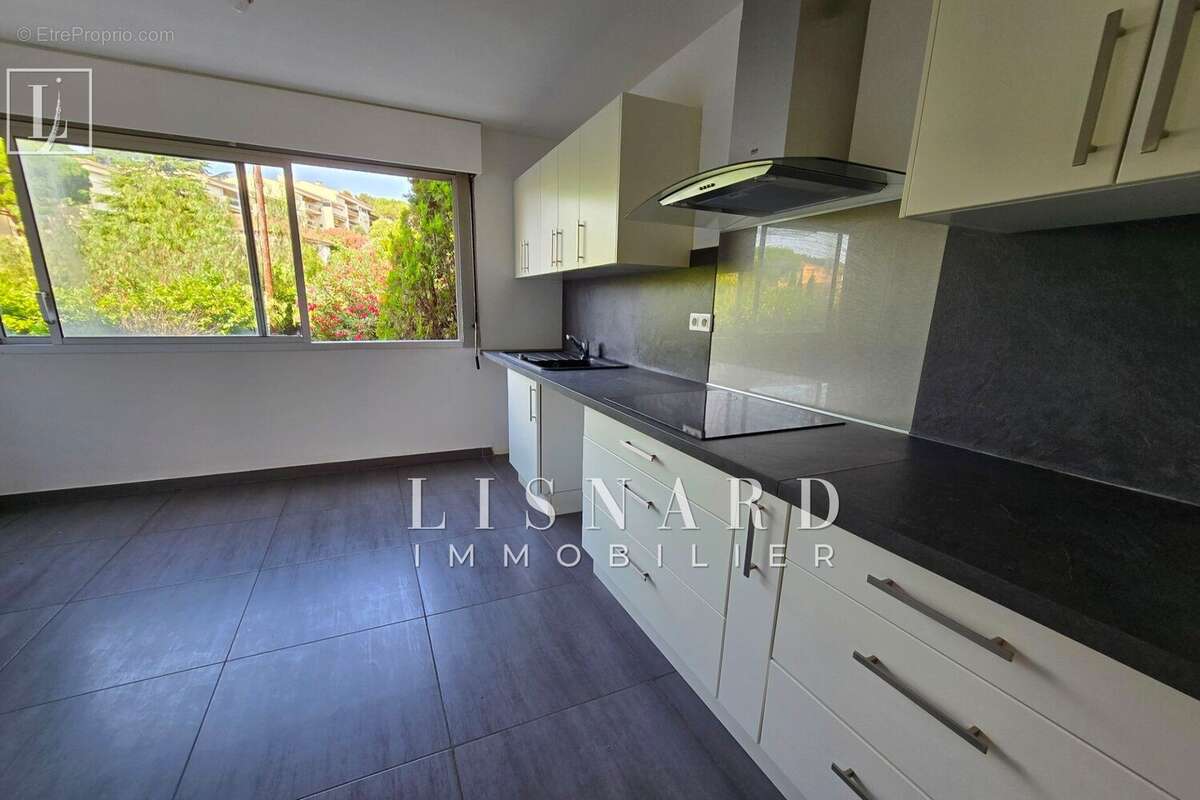 Appartement à VALLAURIS