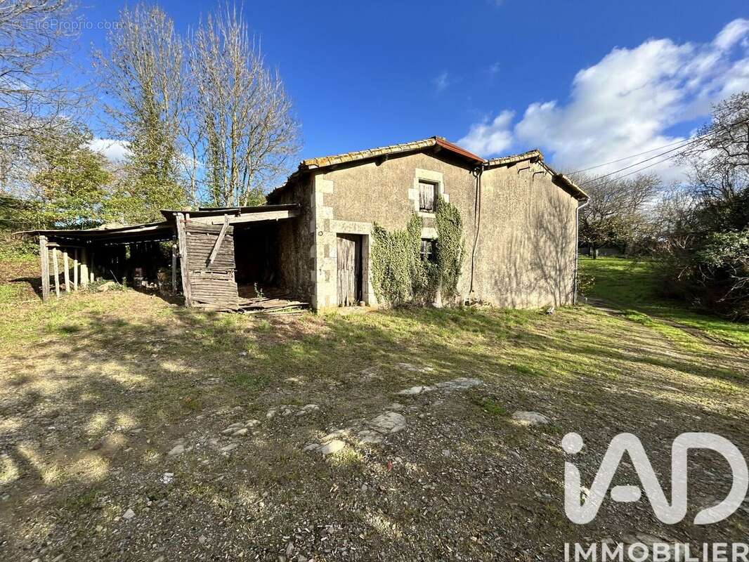 Photo 3 - Maison à VERRUYES