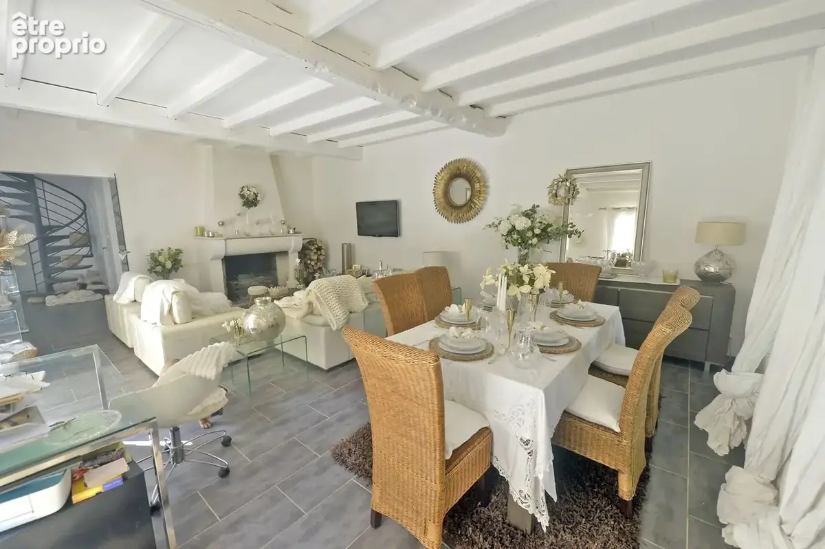 Maison 190 m² à Meursac  - photo 4