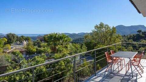 Maison à LES ADRETS-DE-L'ESTEREL