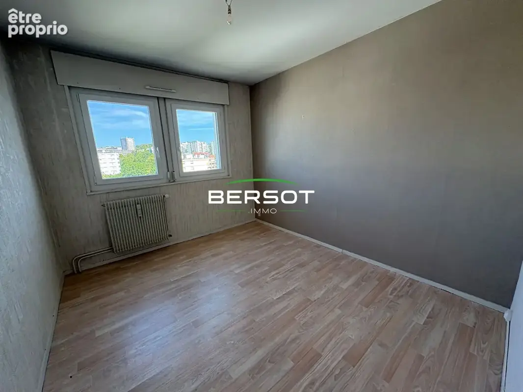 Appartement T3 avec balcon et place de parking privative - secteur Viotte - photo 7