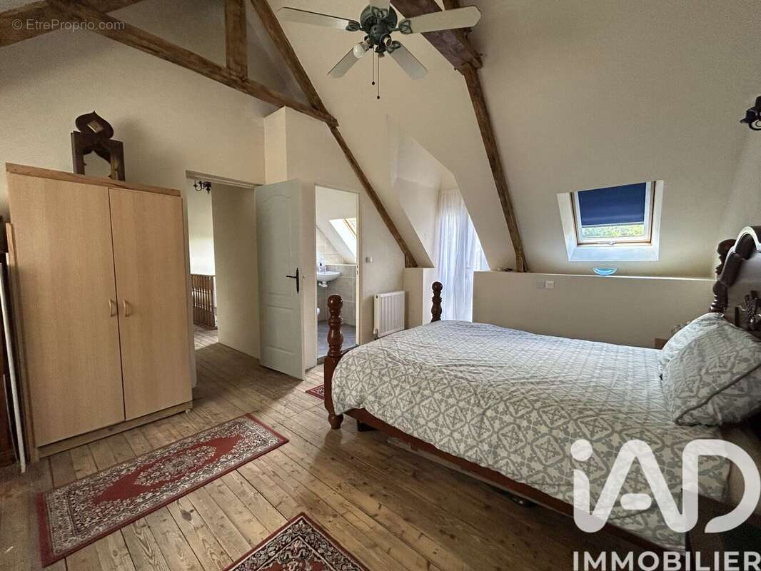 Maison 211 m² à Saint-Pever  - photo 6