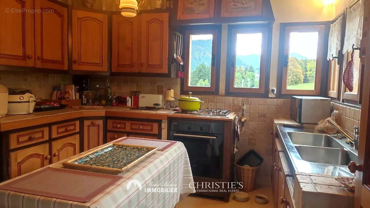 Maison à NOTRE-DAME-DE-BELLECOMBE