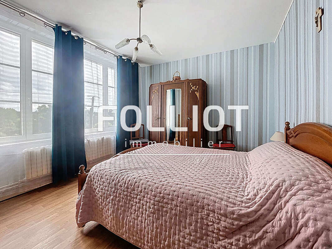 Maison à MONTAIGU-LES-BOIS