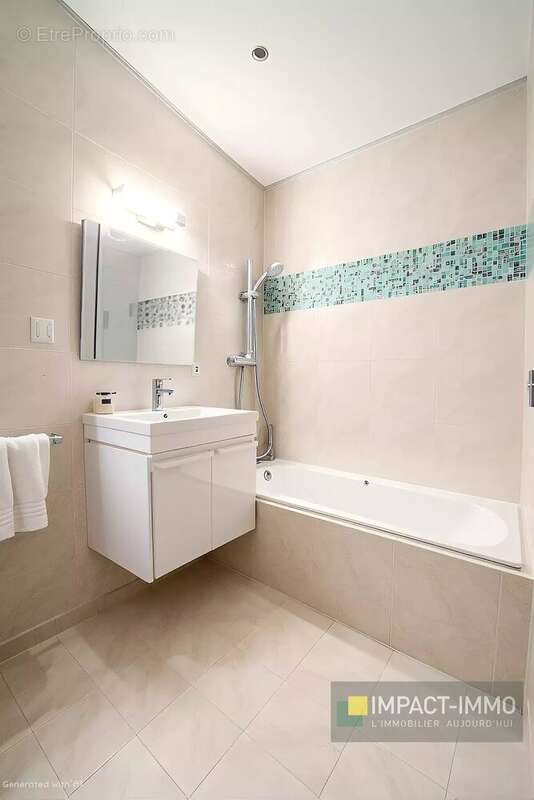 Appartement à COURBEVOIE