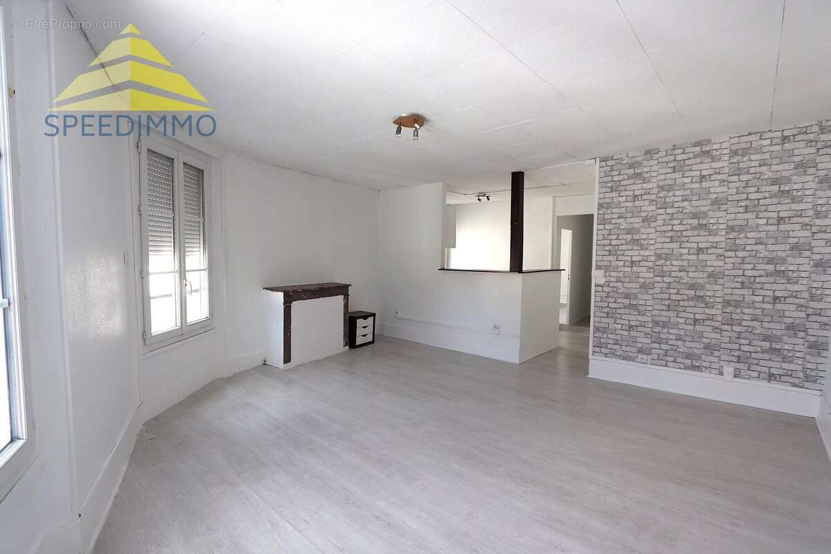 Appartement à BRIE-COMTE-ROBERT