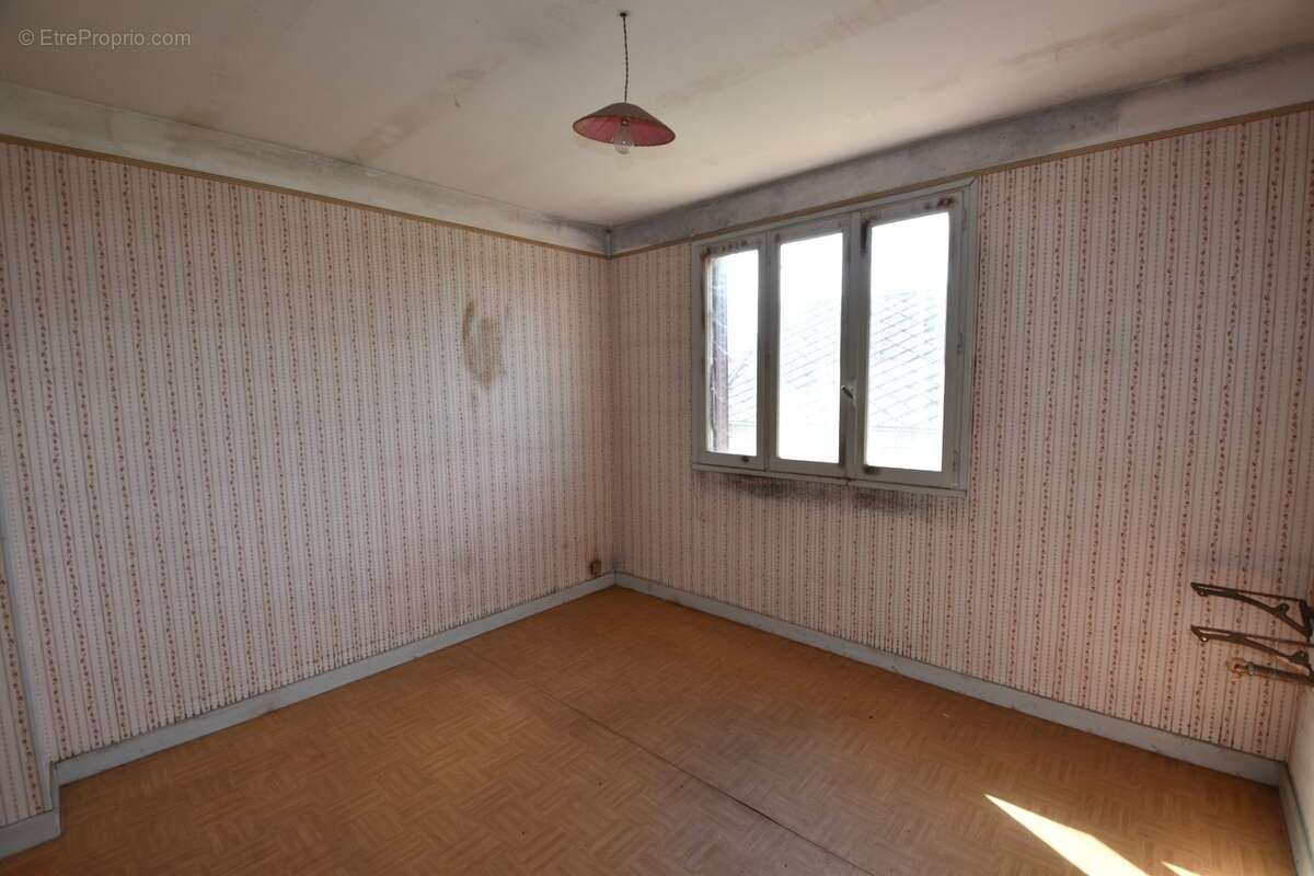 Maison à vendre 5 pièces DIGOIN (71) - photo 6