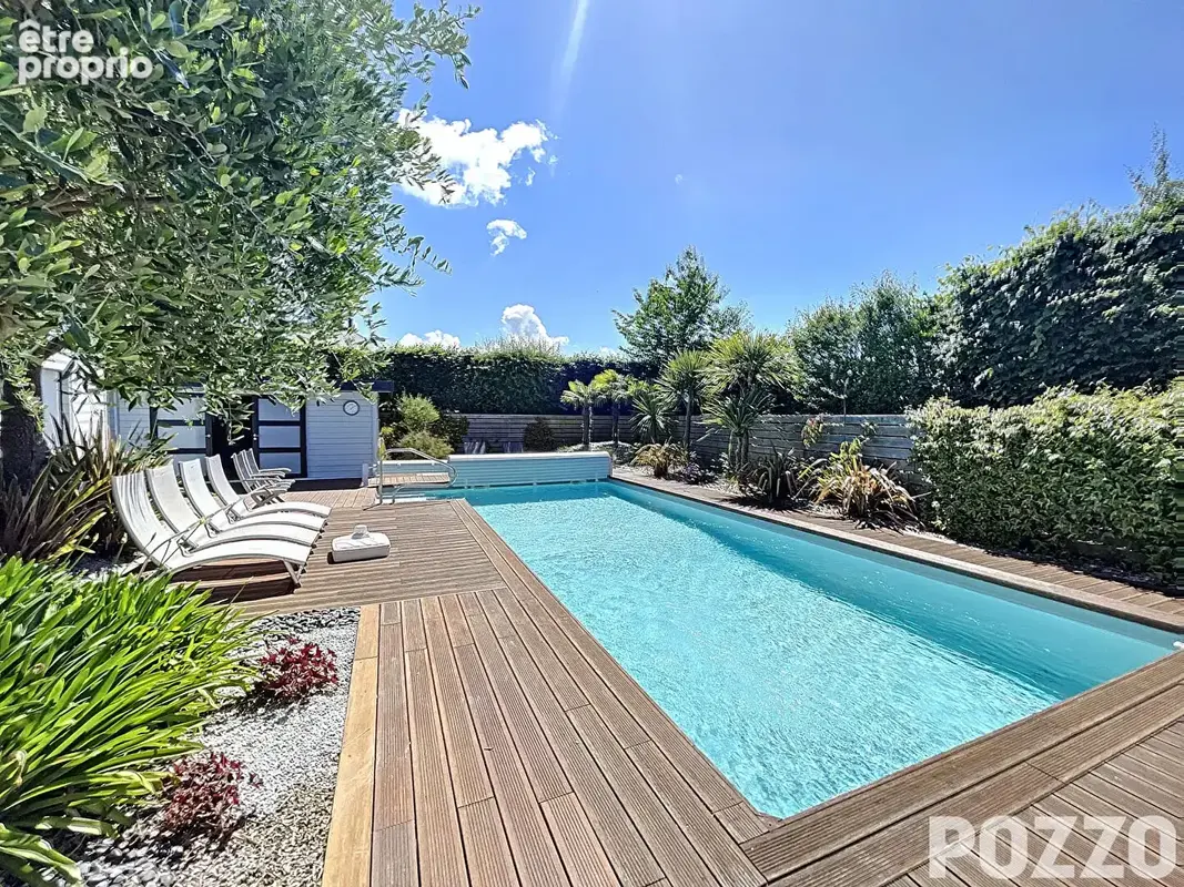 VILLA à Carolles 8 pièce(s) 270 m2 secteur privilégié plage et commerces à 3 mn en vélo - photo 2