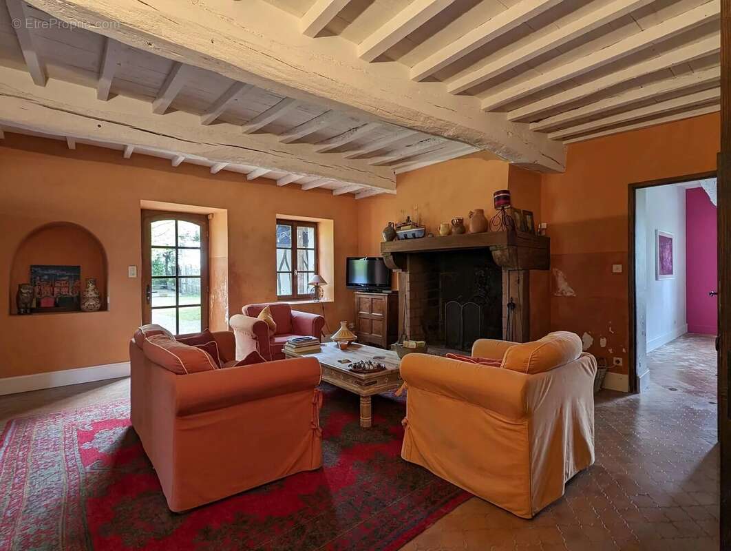 Maison de caractère avec 4 chambres sur 'environ 7318 m². - photo 10